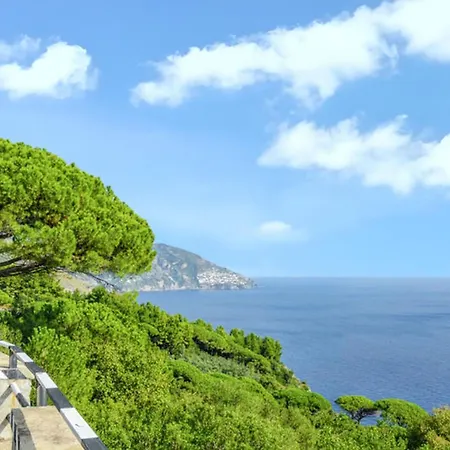 Charming With Sea View In - 35 Sqm + Terrace Lejlighed