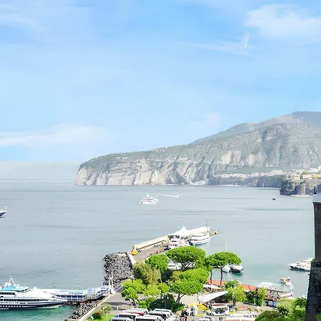 Charming With Sea View In - 35 Sqm + Terrace Apartment Sorrento